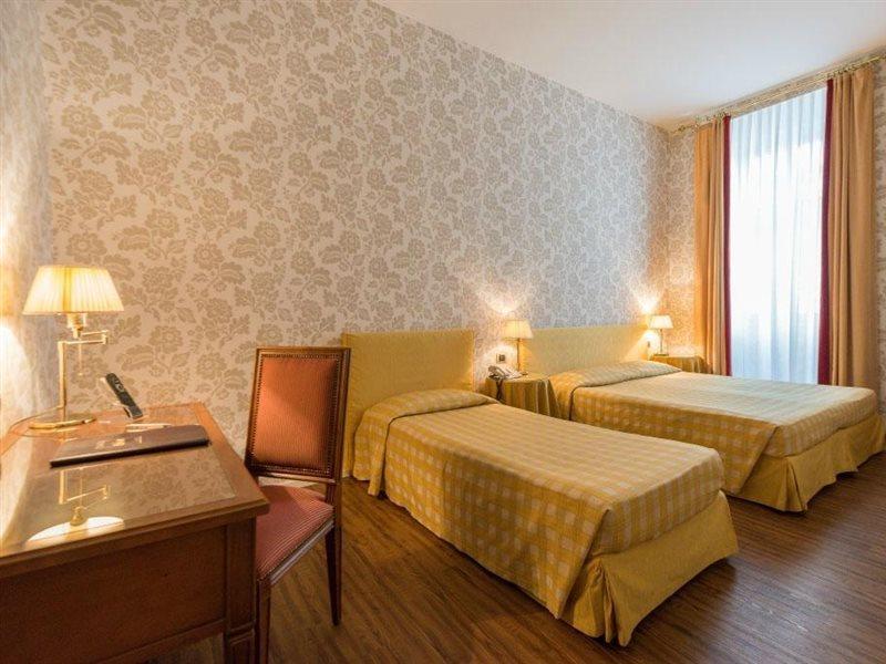 Albergo Alla Posta Trieste Exterior foto