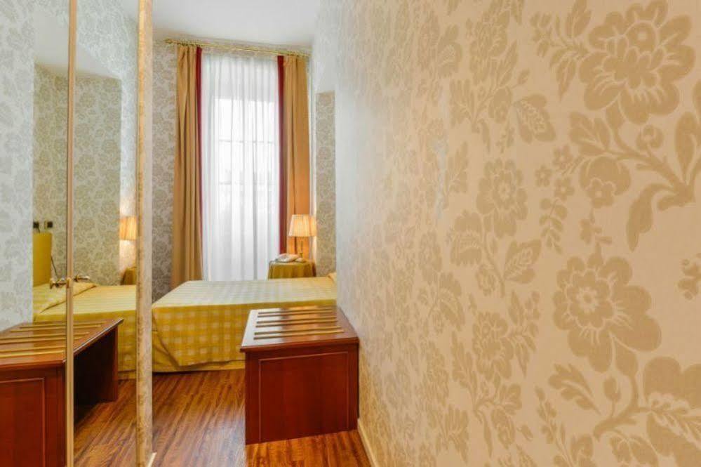 Albergo Alla Posta Trieste Exterior foto